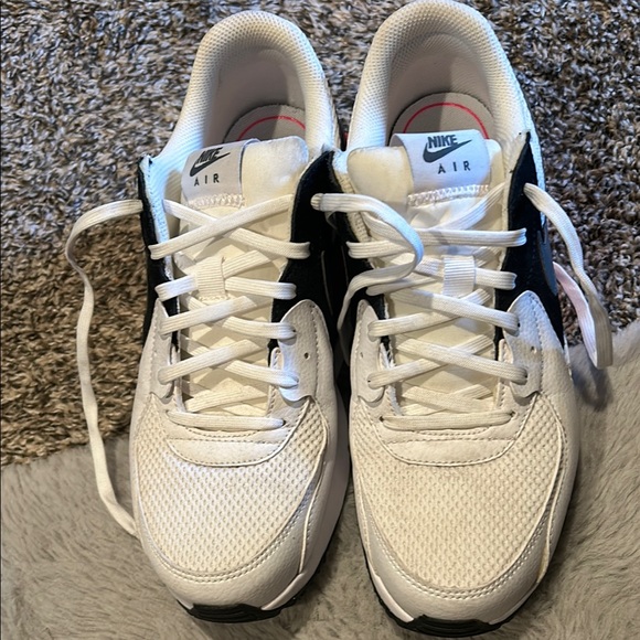 Nike Women's Excee Air Max White and Pink Sneakers - Picture 3 of 11